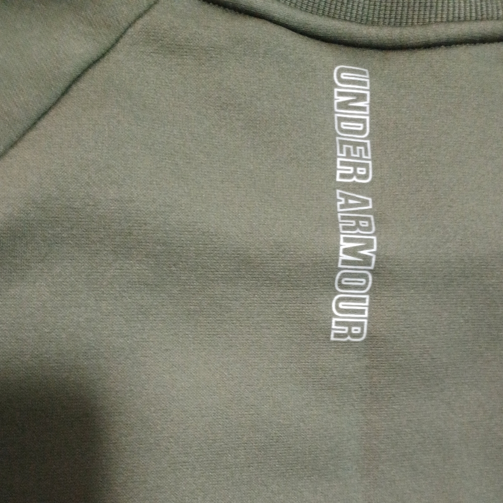Under Armour Pullover - Picture 5 of 5